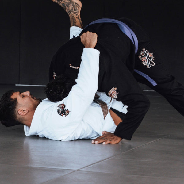 Precision Fit and Comfort: Hooks Pantera Negra BJJ GI - White