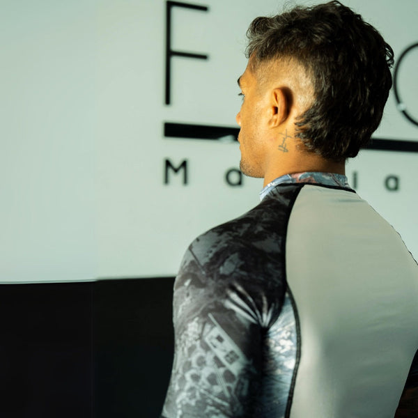 Hooks Short Sleeve BJJ Rashguard - Battle.