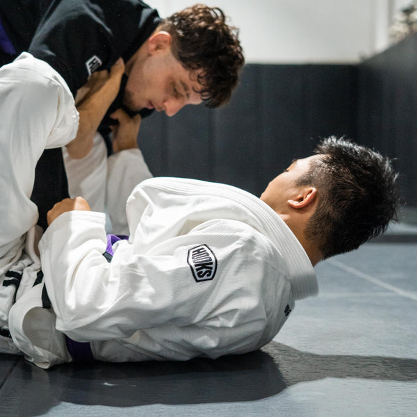 Hooks Core BJJ GI - White includes White Belt