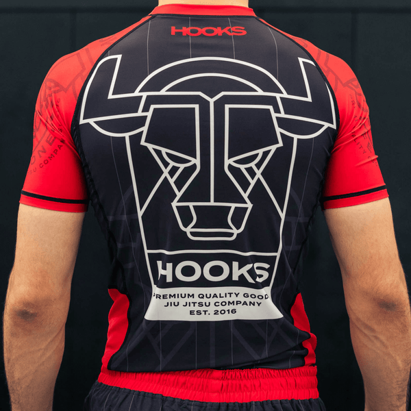 Back view of Headstrong Bulls Rashguard when worn