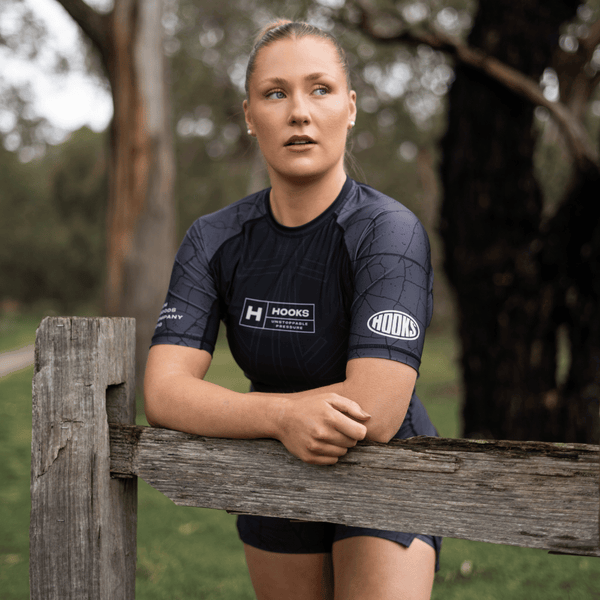 Hooks Women's Short Sleeve Rash Guard - Bedrock