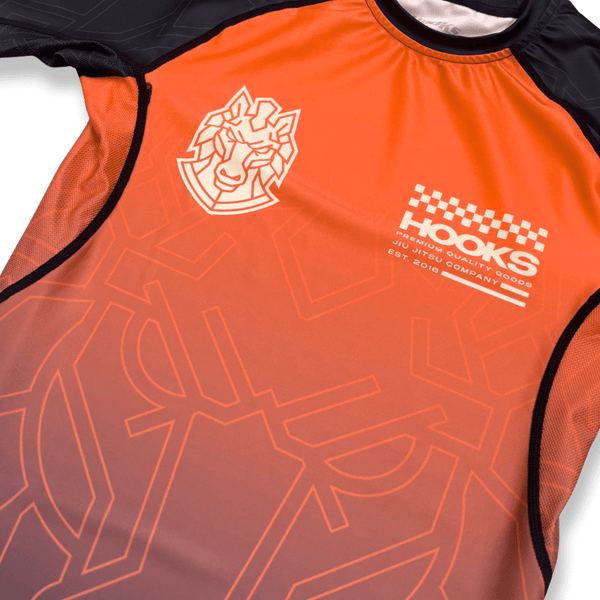 Hooks Short Sleeve Rash Guard - Fire Horse
