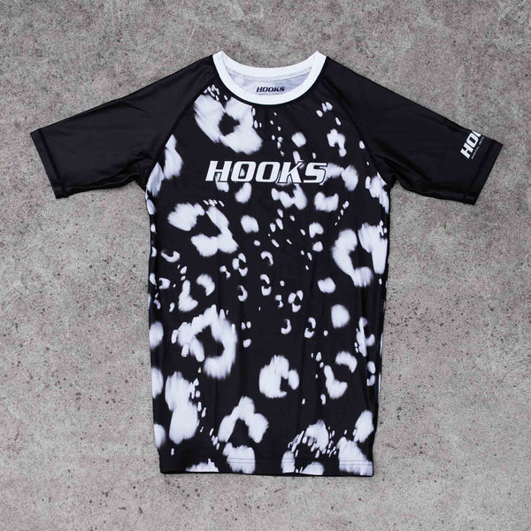 Hooks Short Sleeve Rash Guard – Prowl