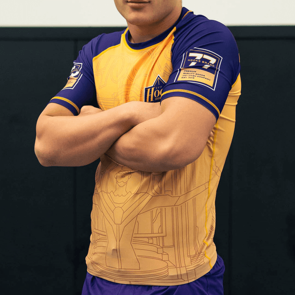 Athlete wearing the yellow Showtime rashguard.